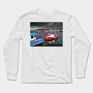 Fishing boat departing Oban harbour Long Sleeve T-Shirt